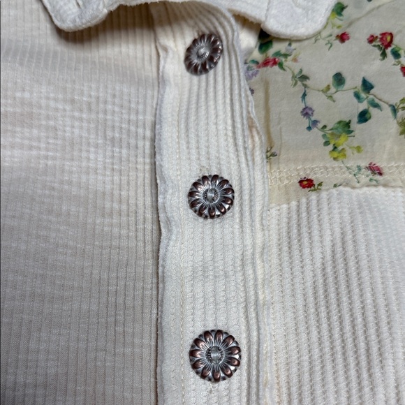 POL Mixed Media Waffle Knit Shacket Small – Ivory Button‎ Front, Floral Chiffon - Picture 7 of 7